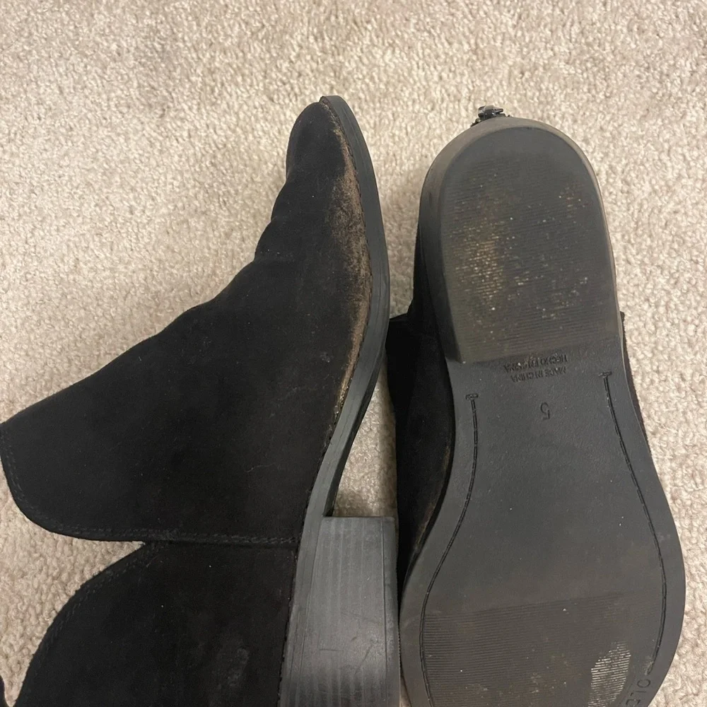 Black Old Navy Girls size 5 Booties